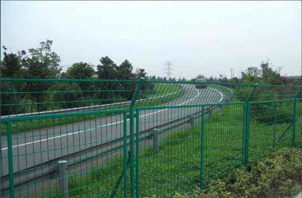 道路護(hù)欄欄桿,馬路交通護(hù)欄,馬路欄桿 道路護(hù)欄欄桿,馬路交通護(hù)欄,馬路欄桿