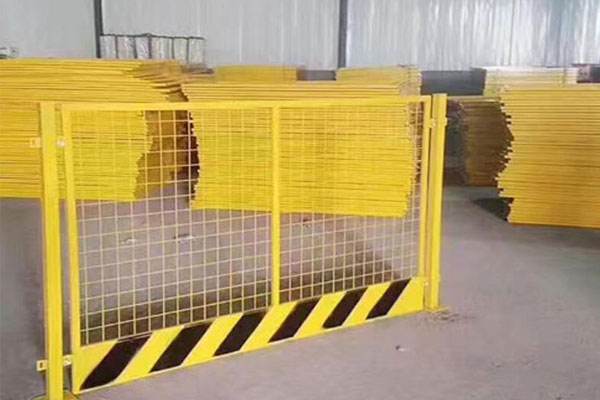 基坑護欄,基坑護欄規(guī)格及應(yīng)用,基坑護欄最新規(guī)范 基坑護欄,基坑護欄規(guī)格及應(yīng)用,基坑護欄最新規(guī)范