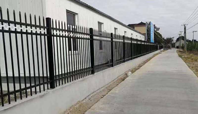 廠區(qū)鋅鋼圍墻_多少錢一平 廠區(qū)鋅鋼圍墻_多少錢一平