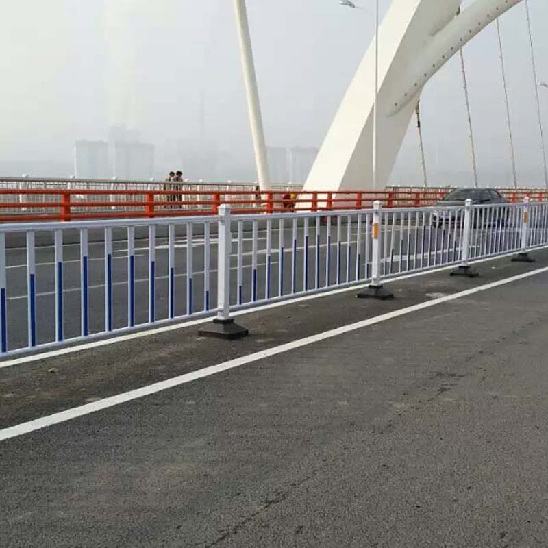 市政護(hù)欄廠家聯(lián)系方式 市政護(hù)欄廠家聯(lián)系方式